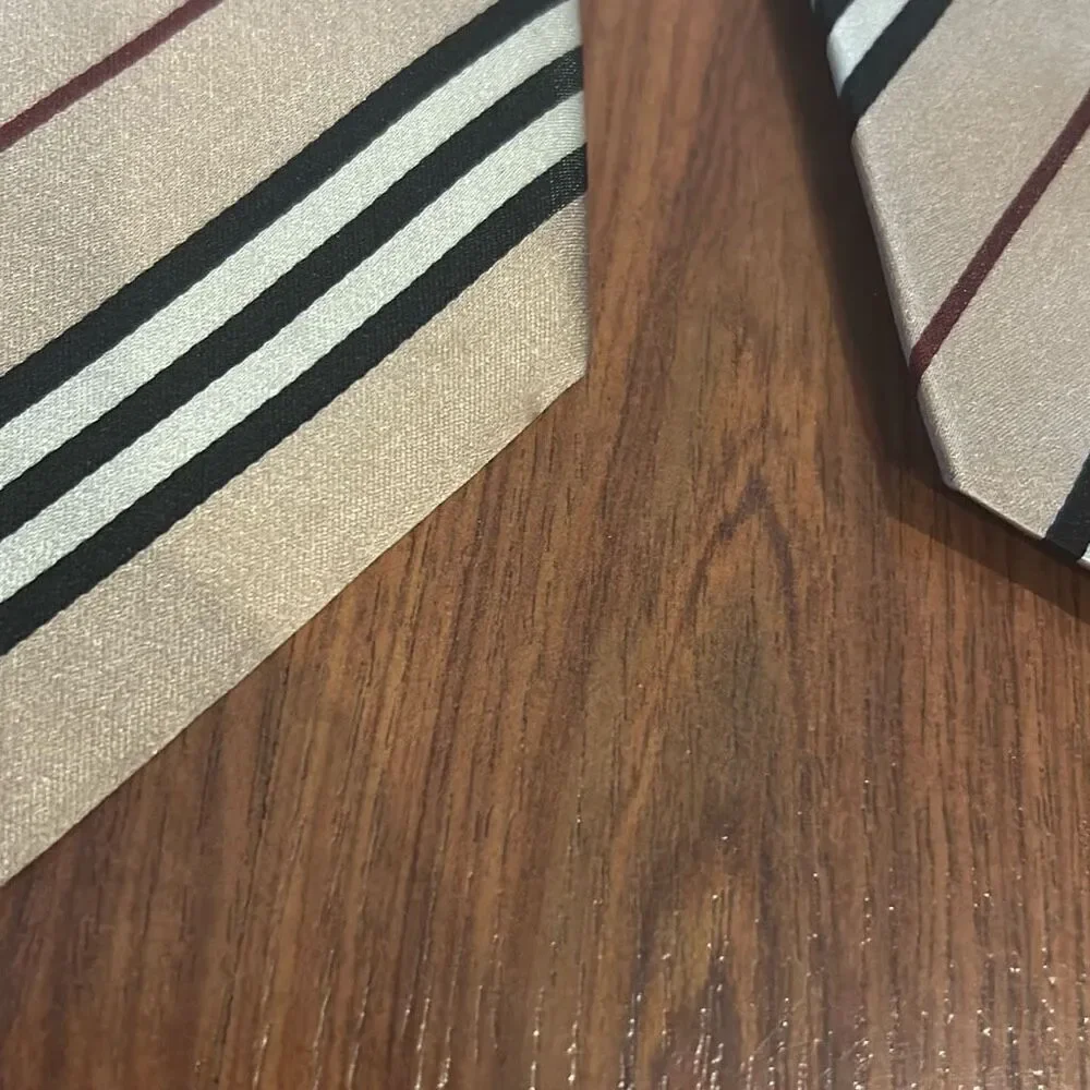 Burberry classic striped men's silk tie